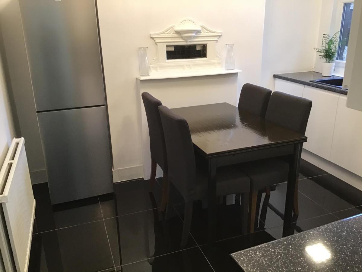 Appartement Residential Quarters, General Gordon Square *