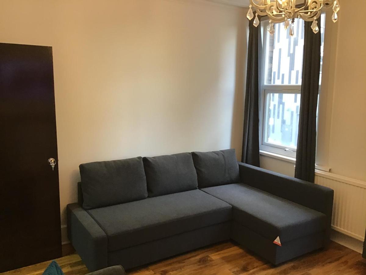 Residential Quarters, General Gordon Square Appartement